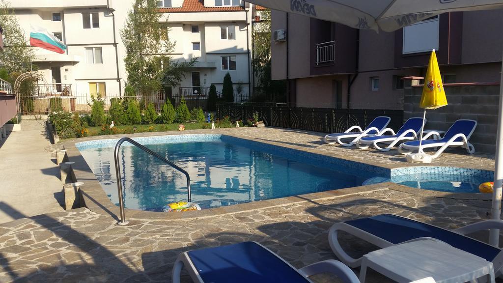 Dimitrov Apartments Burgas Extérieur photo